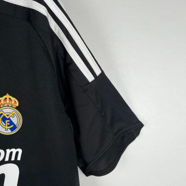 08-09 Real Madrid Third Retro Jersey - Image 3