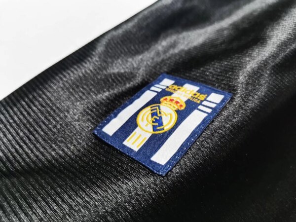1999-01 Real Madrid Away Retro Jersey - Image 7