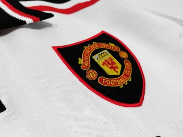 1998-99 Manchester United Away Retro Jersey - Image 4
