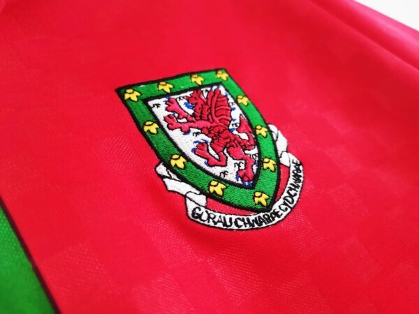 1996-98 Wales Home Retro Jersey - Image 2