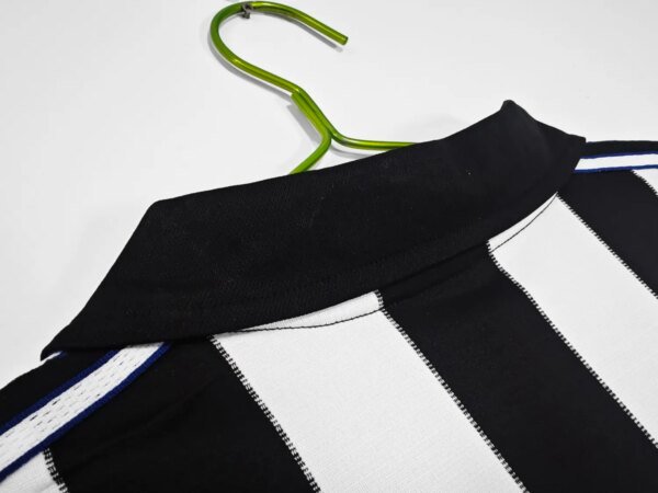 1999-2000 Newcastle United Home Retro Jersey - Image 8