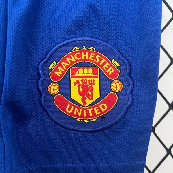 Retro 08-09 Manchester United Third Kids Kit - Image 4