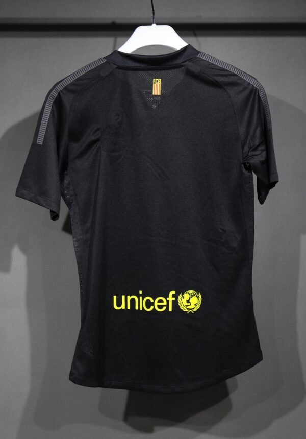 Barcelona Away Kit Retro 11-12 - Image 2