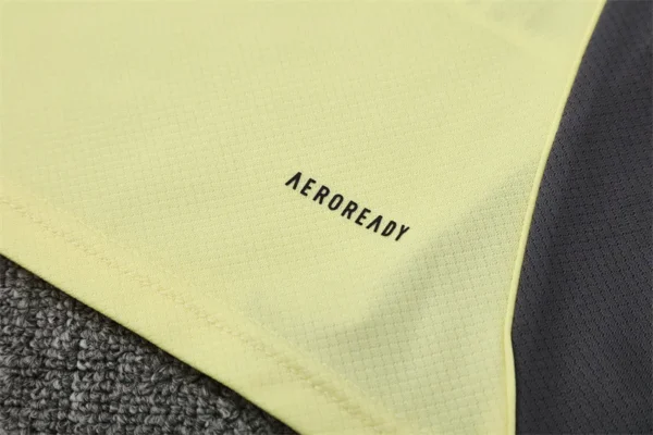 25-26 Real Madrid Short Sleeve Training Suit - Image 17